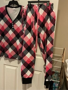 Jordan Pink Black White Plaid Women's Pajama Set